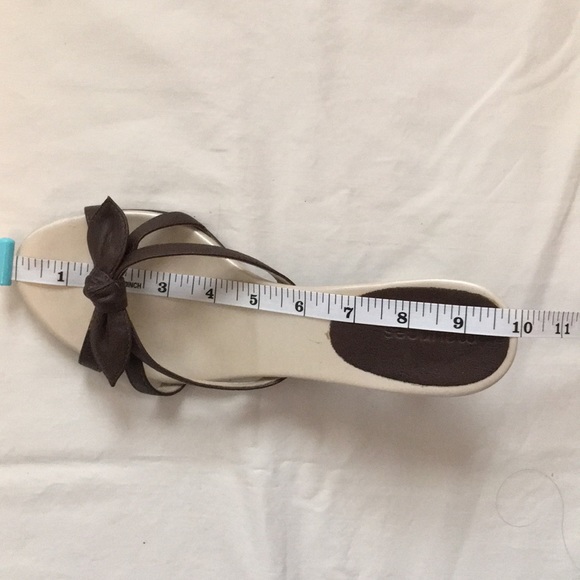 Maurice’s Brown Strappy Sandals with Bow - Picture 8 of 8